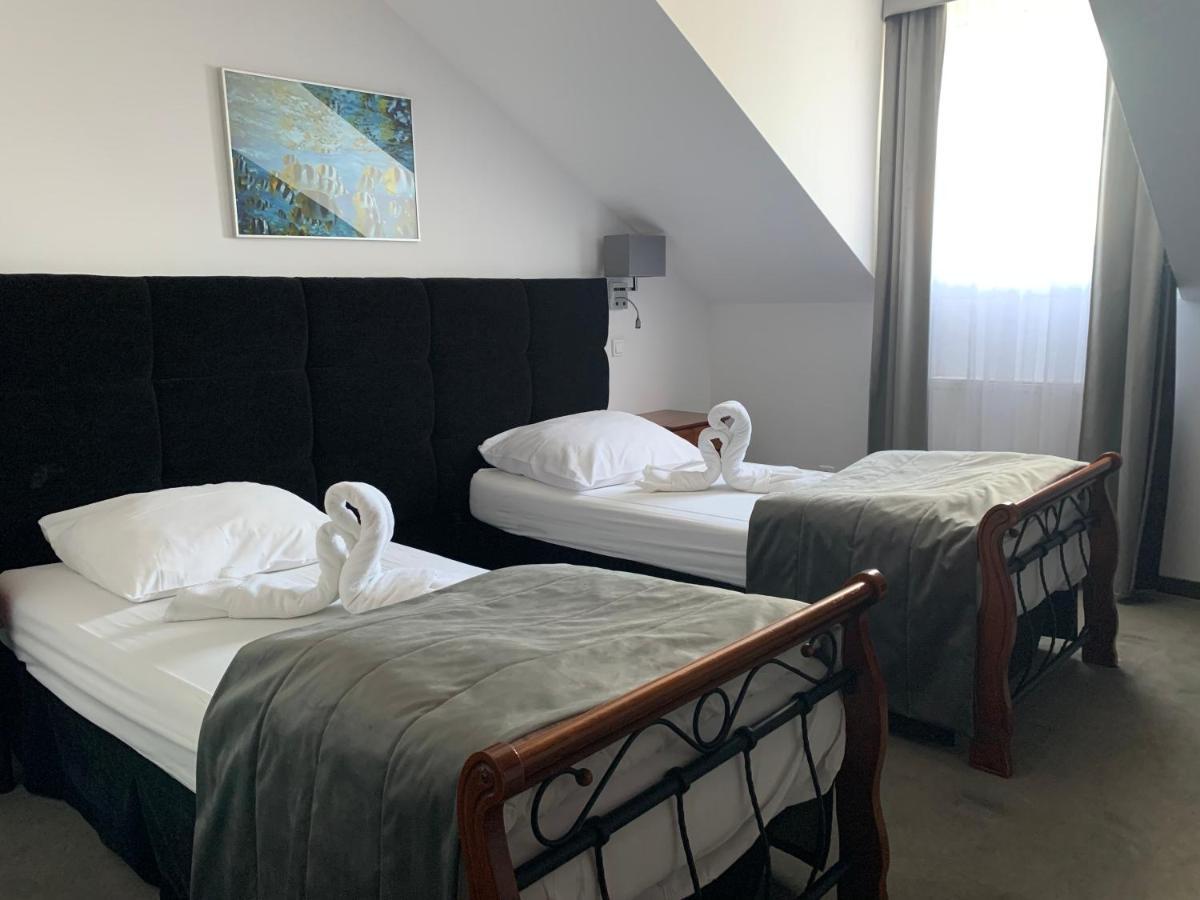Hotel Kameleon ดาร์นอบเจก ภายนอก รูปภาพ