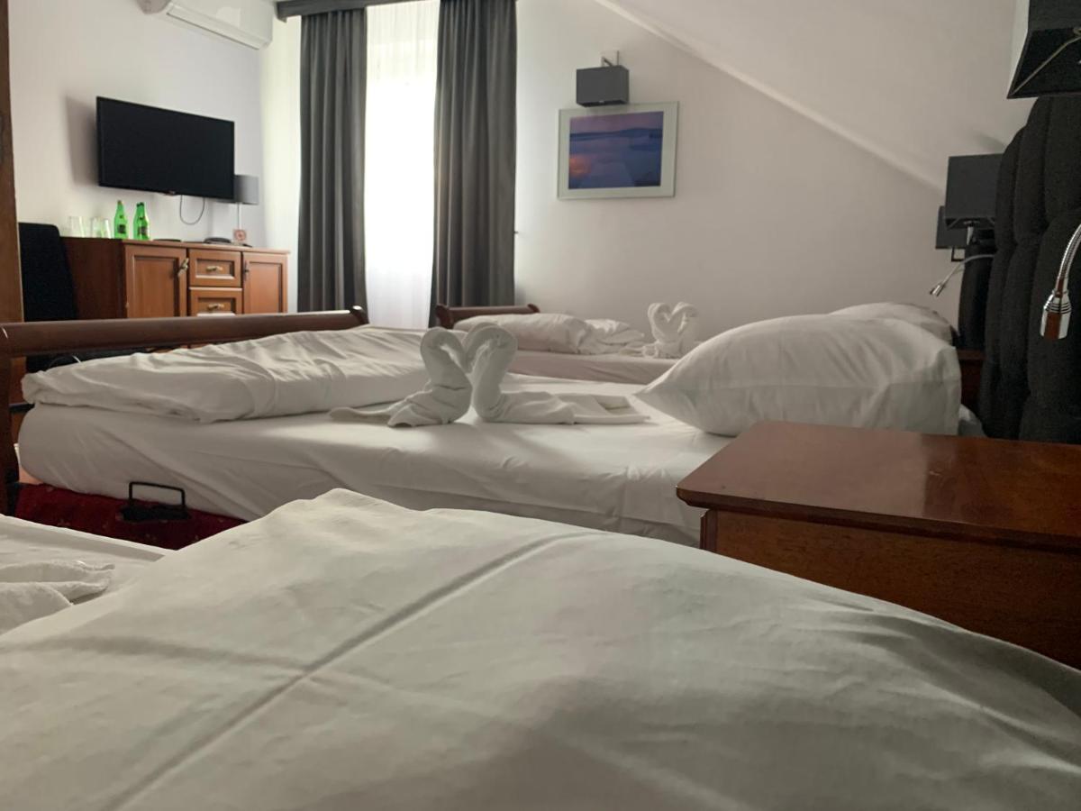 Hotel Kameleon ดาร์นอบเจก ภายนอก รูปภาพ
