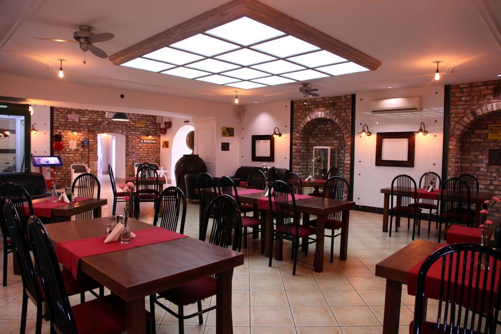 Hotel Kameleon ดาร์นอบเจก ภายนอก รูปภาพ